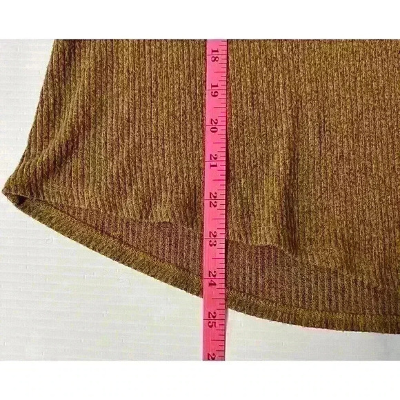 Misia Women's XL Brown V-Hem 3/4 Sleeve Rayon Blend Top Shirt w/ Button Accents - Picture 5 of 12